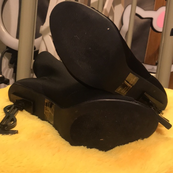 EXTREMELY COMFORTABLE dollar sign high heels - Picture 6 of 8